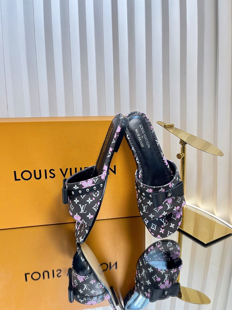 l0vis Vvtt0n slippers